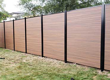 Woodgrain-Vinyl-Fencing- Installed in Barrie